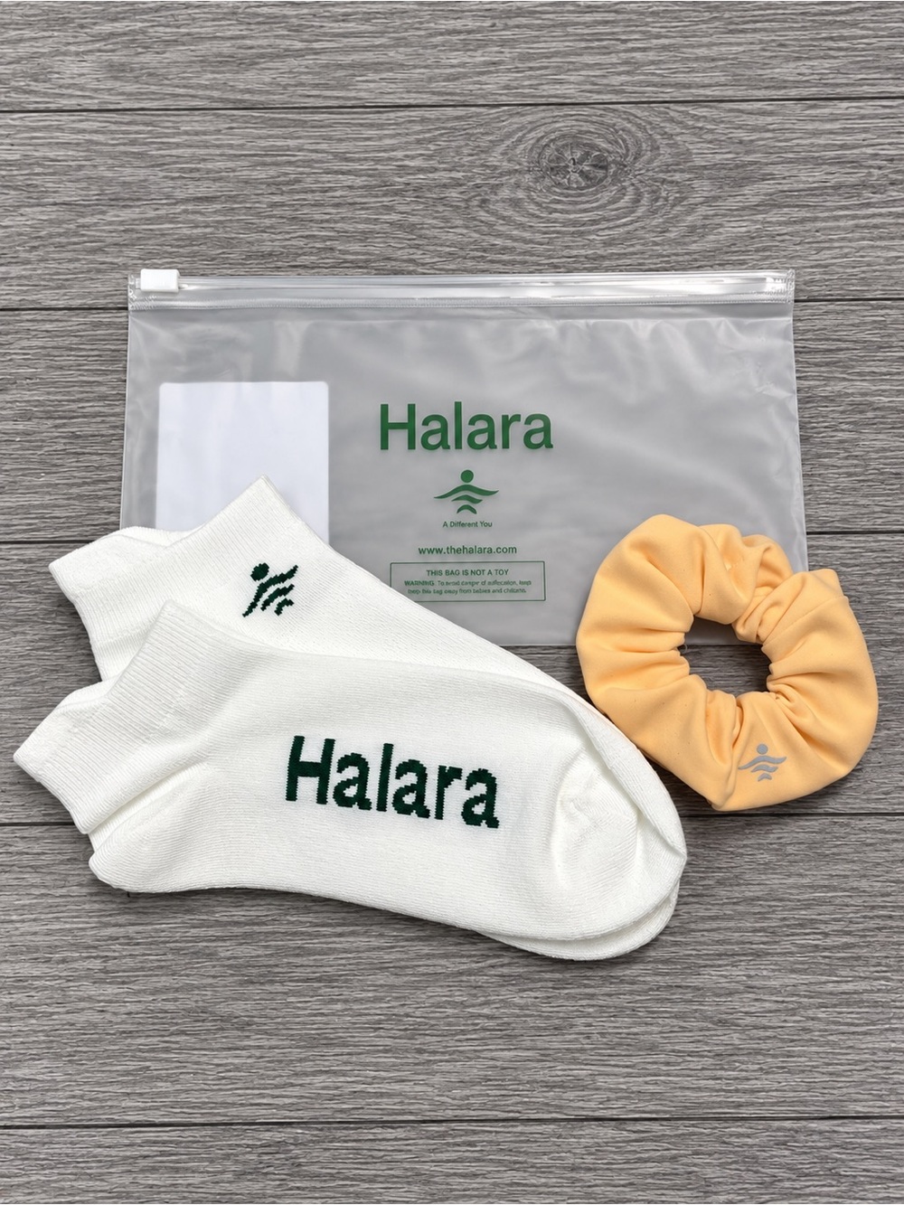 HALARA Socks & Scrunchie Set White Green Logo Peach New
